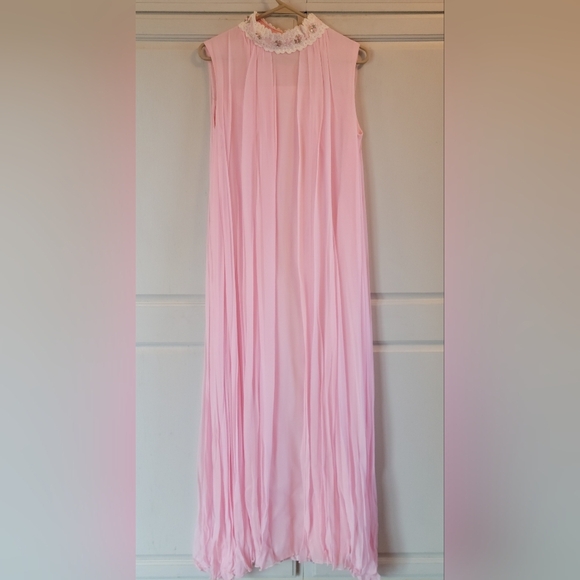 Vintage Pink Chiffon Flowy Full Length High Neck Dainty Floral Lace Collar Dress - Picture 2 of 9